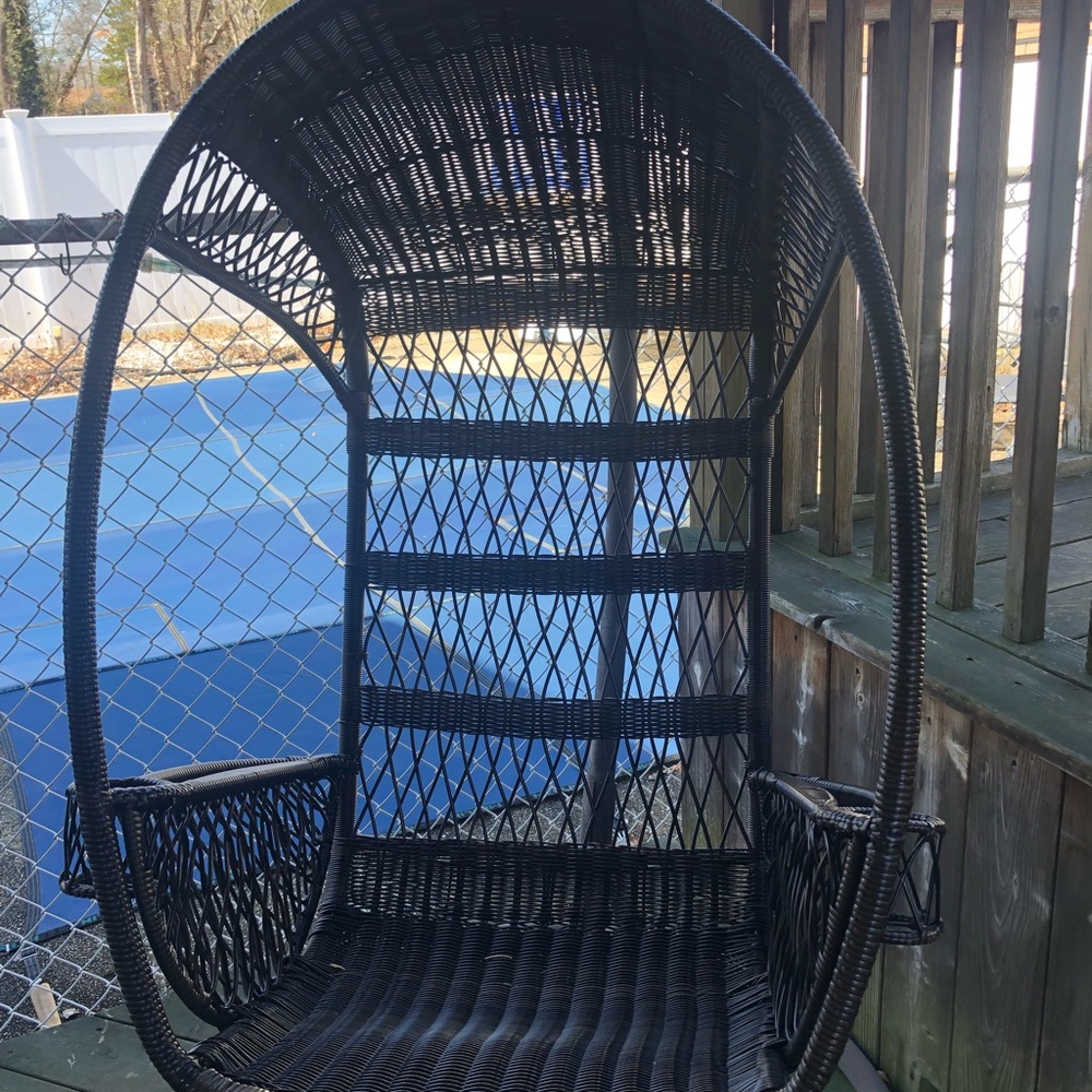 Swing. Wicker - Picture 2 of 2